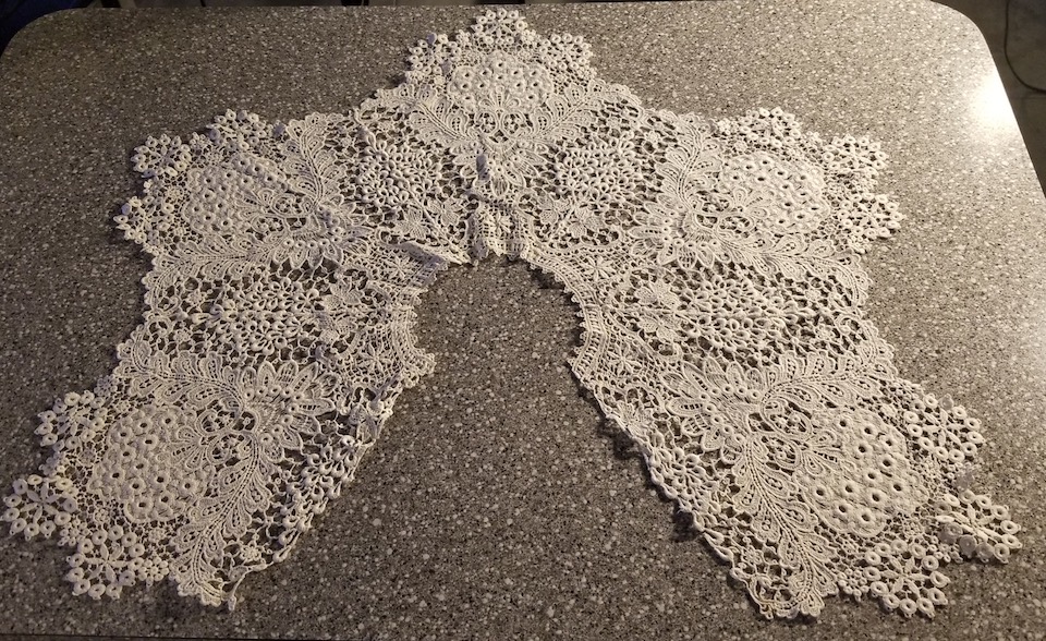 Lace collar 1